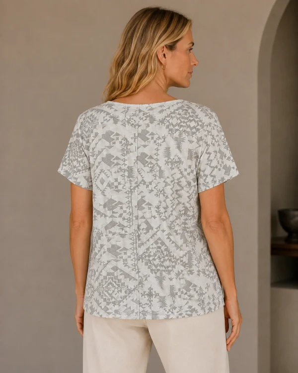 KAV2685-02-back-xxl Kalisson Geometric Pattern Short Sleeve Top