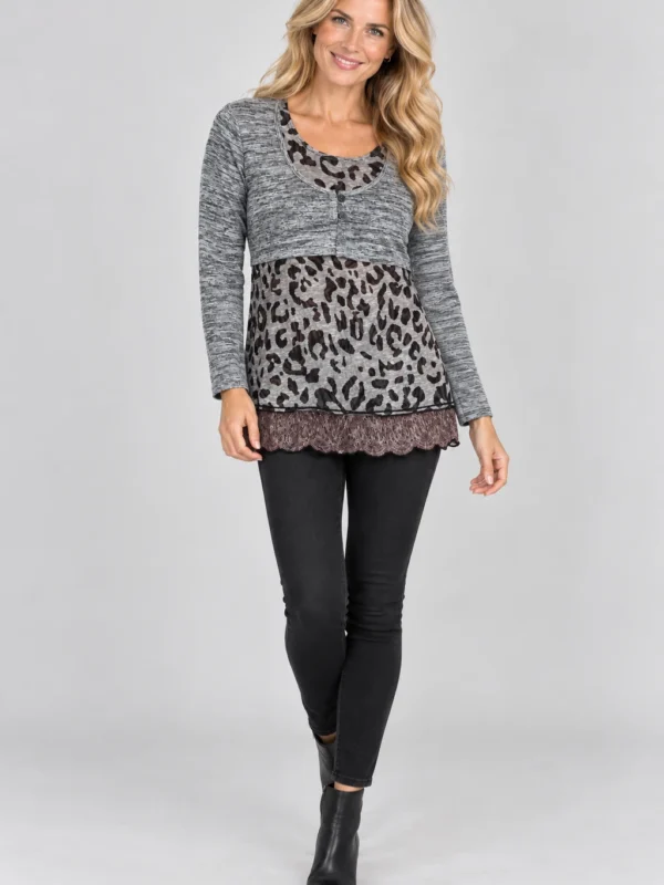 02-kalisson-ka-7846-full-body Kalisson KA 7846 grey animal print tunic front upper body view