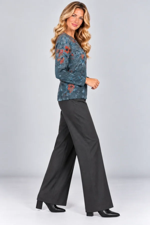 03-kalisson-camisola-estampada-azul-petroleo-side Kalisson petrol blue abstract print top front upper body view
