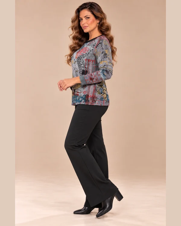 BAG_58123_bagoraz_grey_art_print_cotton_top_03_side : Bagoraz grey abstract print cotton top with long sleeves and dark round neckline, front upper-body view
