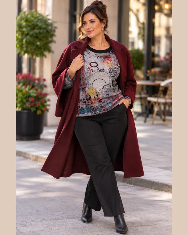 BAG_58123_bagoraz_grey_art_print_cotton_top_05_lifestyle : Bagoraz grey abstract print cotton top with long sleeves and dark round neckline, front upper-body view