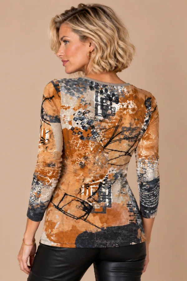 ka-20i003-abstract-print-wrap-top-back-upper-body Kalisson abstract print wrap top in rust, beige, grey and black, upper-body view.