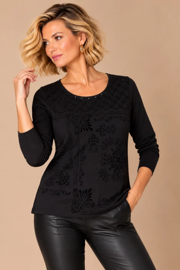 ka-20i049-black-cotton-top-side-full-body Kalisson black cotton patterned top, upper-body front view.